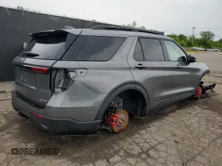 2025 Ford Explorer ST-Line with VIN 1FMUK8KH0SGB38060, listed as a Copart auction lot 61137525 with 10,970 mi miles and Salvage title. Bid and sale history available at DreamBid. Image 3.