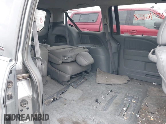 2005 Honda Odyssey EX-L with VIN 5FNRL38675B133498, listed as a IAAI auction lot 42046228 with 257,985 mi miles. Bid and sale history available at carsss.com. Image 8.