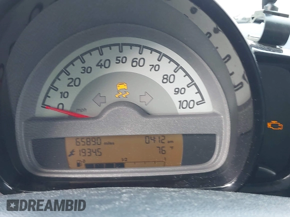 2013 Smart fortwo Pure z VIN WMEEJ3BA9DK631660, wystawiony jako IAAI lot #41917570 z przebiegiem 65 890 mil mil oraz . Historia ofert i sprzedaży dostępna na DreamBid. Obrazek 7.