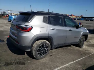 2019 Jeep Compass Trailhawk z VIN 3C4NJDDB7KT661987, wystawiony jako Copart lot #56064785 z przebiegiem Nie podano mil oraz Szkoda całkowita • Salvage title. Historia ofert i sprzedaży dostępna na DreamBid. Obrazek 3.