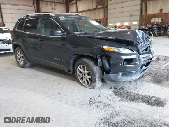 2016 Jeep Cherokee Latitude z VIN 1C4PJMCS3GW241848, wystawiony jako IAAI lot #42085623 z przebiegiem 95 477 mil mil oraz . Historia ofert i sprzedaży dostępna na DreamBid. Obrazek 1.