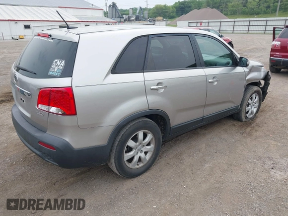 2013 Kia Sorento LX с VIN 5XYKT3A16DG419494, выставлен на аукционе IAAI как лот 42501875 с пробегом 152 100 миль миль и . История ставок и продаж доступна на DreamBid. Изображение 4.