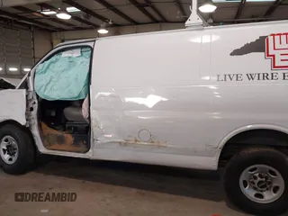 2020 GMC Savana Cargo Van with VIN 1GTW7AFP2L1273696, listed as a IAAI auction lot 41260652 with 73,307 mi miles. Bid and sale history available at carsss.com. Image 15.