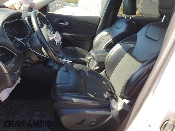 2019 Jeep Cherokee Latitude Plus with VIN 1C4PJMLB7KD469176, listed as a Copart auction lot 47461665 with 24,799 mi miles and Salvage Title. Bid and sale history available at carsss.com. Image 7.