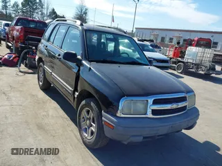 2003 Chevrolet Tracker z VIN 2CNBE13C736921273, wystawiony jako IAAI lot #41453815 z przebiegiem 150 768 mil mil oraz . Historia ofert i sprzedaży dostępna na DreamBid. Obrazek 1.