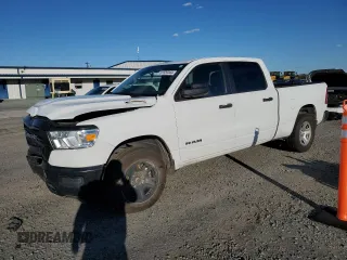 2020 Ram 1500 Tradesman z VIN 1C6SRFNT9LN421718, wystawiony jako Copart lot #81620444 z przebiegiem 38 419 mil mil oraz Szkoda całkowita • Salvage title. Historia ofert i sprzedaży dostępna na DreamBid. Obrazek 1.