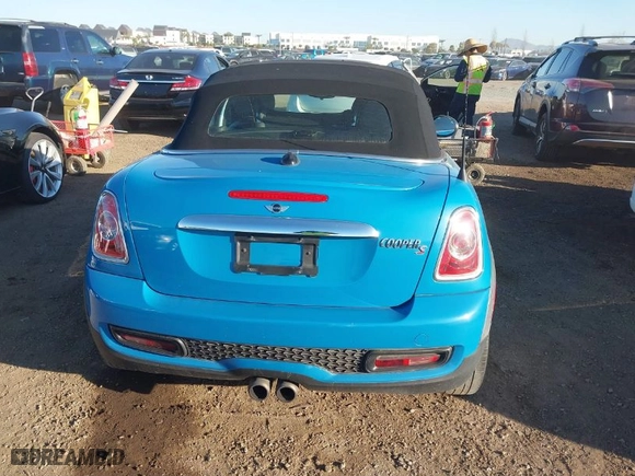 2013 MINI Cooper Roadster S with VIN WMWSY3C58DT565849, listed as a IAAI auction lot 41644818 with NaN miles. Bid and sale history available at carsss.com. Image 16.