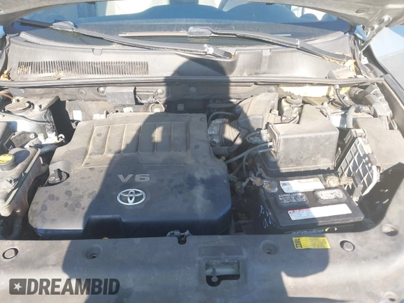 2008 Toyota RAV4 Ltd with VIN JTMZK31V386012553, listed as a IAAI auction lot 42045642 with 206,102 mi miles. Bid and sale history available at carsss.com. Image 10.
