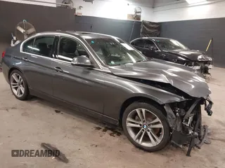 2018 BMW 3 Series 330i xDrive z VIN WBA8D9C58JA608327, wystawiony jako IAAI lot #40843366 z przebiegiem 60 773 mil mil oraz . Historia ofert i sprzedaży dostępna na DreamBid. Obrazek 1.