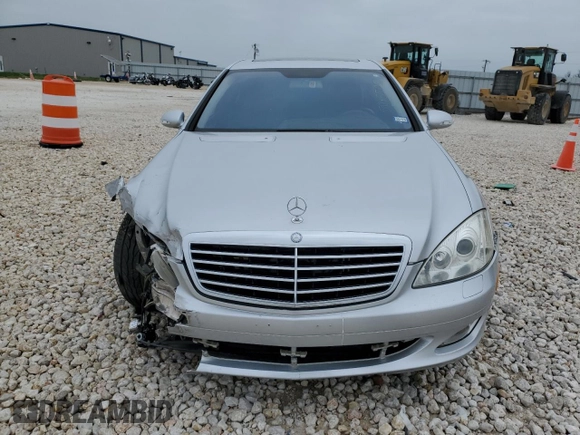 2008 Mercedes-Benz S 550 with VIN WDDNG71X08A235595, listed as a Copart auction lot 51145505 with 218,269 mi miles and Salvage Title. Bid and sale history available at DreamBid. Image 5.