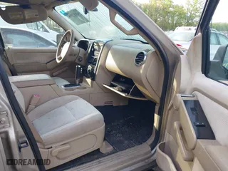 2007 Ford Explorer Sport Trac XLT with VIN 1FMEU31K17UA03709, listed as a IAAI auction lot 42113395 with 213,203 mi miles. Bid and sale history available at carsss.com. Image 5.
