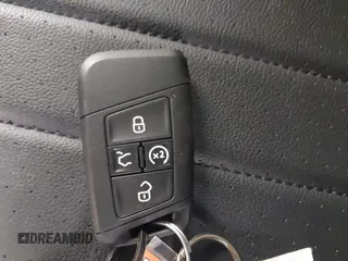 2024 Volkswagen Tiguan SE R-Line Black с VIN 3VV8B7AX8RM090818, выставлен на аукционе IAAI как лот 42123399 с пробегом 10 846 миль миль и . История ставок и продаж доступна на DreamBid. Изображение 11.