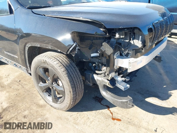 2019 Jeep Cherokee Latitude Plus with VIN 1C4PJMLX5KD369346, listed as a IAAI auction lot 41407489 with 50,898 mi miles. Bid and sale history available at carsss.com. Image 6.