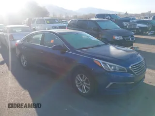 2017 Hyundai Sonata SE z VIN 5NPE24AF8HH565251, wystawiony jako IAAI lot #41762572 z przebiegiem Nie podano mil oraz . Historia ofert i sprzedaży dostępna na DreamBid. Obrazek 1.