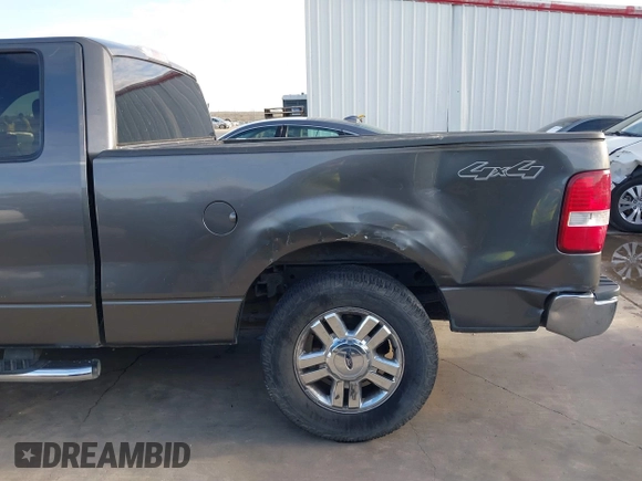 2008 Ford F-150 XLT z VIN 1FTPX14V38FA57291, wystawiony jako IAAI lot #41290111 z przebiegiem 189 010 mil mil oraz . Historia ofert i sprzedaży dostępna na DreamBid. Obrazek 20.