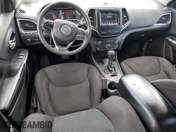 2020 Jeep Cherokee Latitude z VIN 1C4PJLCB6LD555929, wystawiony jako Copart lot #58735125 z przebiegiem 102 759 mil mil oraz Szkoda całkowita • Salvage title. Historia ofert i sprzedaży dostępna na DreamBid. Obrazek 8.