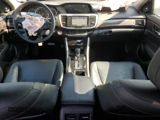 2017 Honda Accord Touring with VIN 1HGCR3F91HA016581, listed as a Copart auction lot 60517085 with 99,182 mi miles and Salvage title. Bid and sale history available at DreamBid. Image 8.