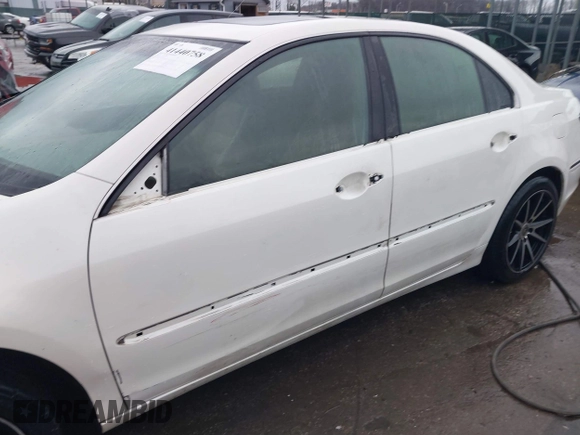2007 Acura RL Technology with VIN JH4KB16647C004726, listed as a IAAI auction lot 41440758 with 170,879 mi miles and . Bid and sale history available at DreamBid. Image 18.