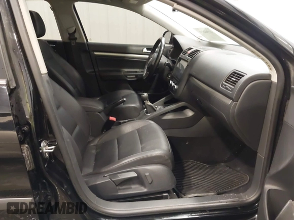 2010 Volkswagen Jetta Limited Edition с VIN 3VWAX7AJ0AM074675, выставлен на аукционе IAAI как лот 41962596 с пробегом 101 465 миль миль и . История ставок и продаж доступна на DreamBid. Изображение 5.