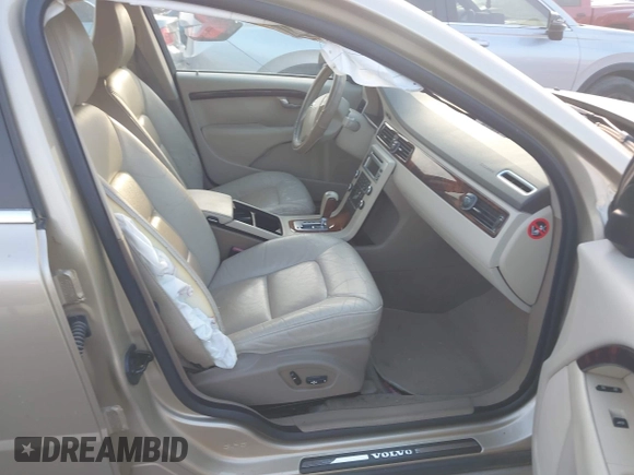 2007 Volvo S80 I6 with VIN YV1AS982471016600, listed as a IAAI auction lot 42068122 with 100,083 mi miles. Bid and sale history available at carsss.com. Image 5.
