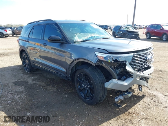 2024 Ford Explorer ST-Line with VIN 1FMSK7KH2RGA72655, listed as a IAAI auction lot 41310756 with 6,666 mi miles. Bid and sale history available at carsss.com. Image 1.