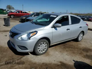 2017 Nissan Versa S z VIN 3N1CN7AP1HL887077, wystawiony jako Copart lot #55360465 z przebiegiem 88 093 mil mil oraz Szkoda całkowita • Salvage title. Historia ofert i sprzedaży dostępna na DreamBid. Obrazek 1.