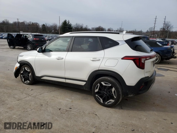 2024 Kia Seltos SX z VIN KNDETCA7XR7563829, wystawiony jako Copart lot #84300884 z przebiegiem 11 982 mil mil oraz Szkoda całkowita • Salvage title. Historia ofert i sprzedaży dostępna na DreamBid. Obrazek 2.