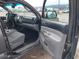 2013 Toyota Tacoma with VIN 3TMLU4EN7DM113315, listed as a IAAI auction lot 41938415 with 228,912 mi miles and . Bid and sale history available at DreamBid. Image 5.