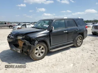 2010 Toyota 4Runner SR5 z VIN JTEZU5JR1A5012597, wystawiony jako Copart lot #53537405 z przebiegiem 227 297 mil mil oraz Szkoda całkowita • Salvage title. Historia ofert i sprzedaży dostępna na DreamBid. Obrazek 1.