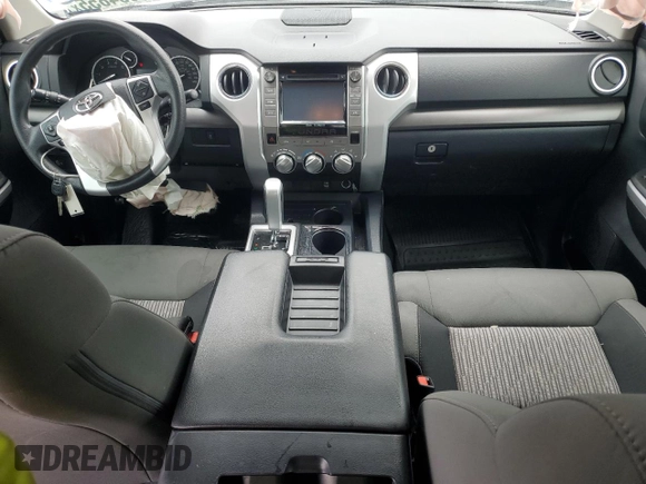 2017 Toyota Tundra SR с VIN 5TFRM5F16HX117710, выставлен на аукционе Copart как лот 56894855 с пробегом 61 411 миль миль и Списание • Salvage title. История ставок и продаж доступна на DreamBid. Изображение 8.