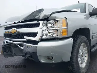 2011 Chevrolet Silverado 1500 LT with VIN 3GCPKSE30BG219790, listed as a IAAI auction lot 41163358 with 152,503 mi miles. Bid and sale history available at carsss.com. Image 17.