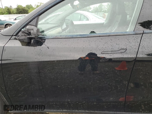 2022 Tesla Model Y Long Range z VIN 7SAYGDEE2NF313492, wystawiony jako Copart lot #55748695 z przebiegiem Nie podano mil oraz Szkoda całkowita • Salvage title. Historia ofert i sprzedaży dostępna na DreamBid. Obrazek 7.