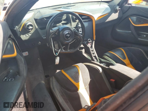 2021 McLaren 720S z VIN SBM14FCA3MW005994, wystawiony jako Copart lot #74940764 z przebiegiem Nie podano mil oraz Nie do naprawy. Historia ofert i sprzedaży dostępna na DreamBid. Obrazek 8.