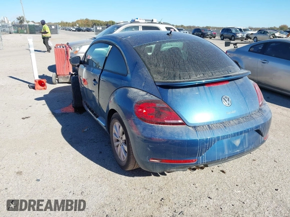 2019 Volkswagen Beetle S с VIN 3VWFD7AT7KM719095, выставлен на аукционе IAAI как лот 40919031 с пробегом 86 516 миль миль и . История ставок и продаж доступна на DreamBid. Изображение 3.
