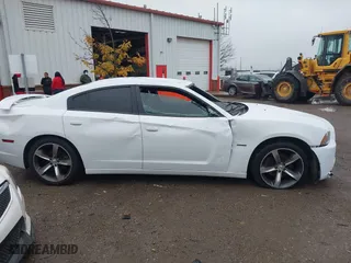 2013 Dodge Charger RT Plus with VIN 2C3CDXCT8DH660566, listed as a IAAI auction lot 40865076 with 113,417 mi miles. Bid and sale history available at carsss.com. Image 13.