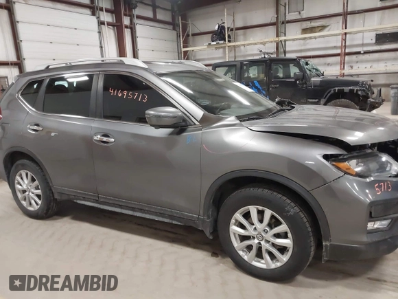 2017 Nissan Rogue SL with VIN 5N1AT2MV8HC822919, listed as a IAAI auction lot 41695713 with 113,226 mi miles. Bid and sale history available at carsss.com. Image 13.