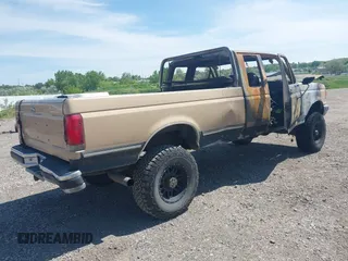 1989 Ford F-250 с VIN 1FTHX26M2KKA55271, выставлен на аукционе IAAI как лот 42348498 с пробегом Не указан миль и . История ставок и продаж доступна на DreamBid. Изображение 4.