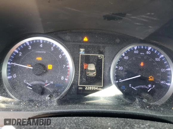 2019 Toyota Highlander LE z VIN 5TDZZRFHXKS320344, wystawiony jako Copart lot #64585195 z przebiegiem 228 994 mil mil oraz Szkoda całkowita • Salvage title. Historia ofert i sprzedaży dostępna na DreamBid. Obrazek 9.