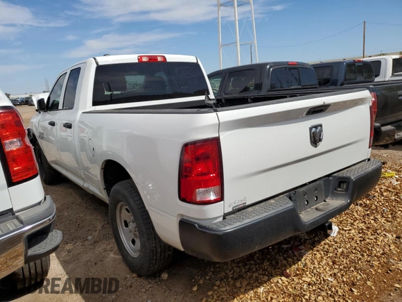 2021 Ram 1500 Tradesman z VIN 1C6RR6FG7MS517771, wystawiony jako Copart lot #45720755 z przebiegiem 57 873 mil mil oraz Szkoda całkowita • Salvage title. Historia ofert i sprzedaży dostępna na DreamBid. Obrazek 2.