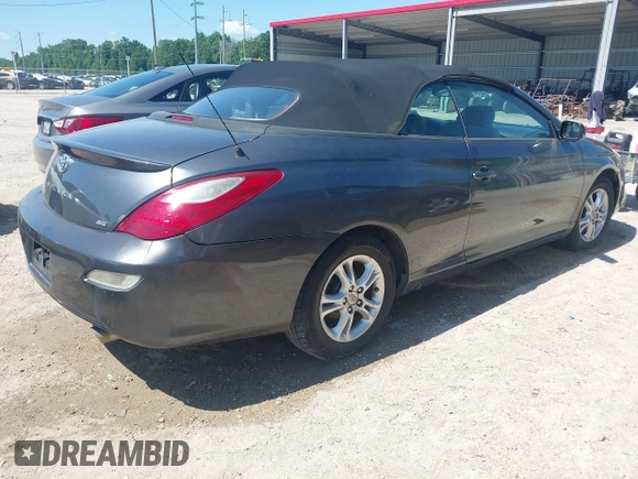 2007 Toyota Solara SE z VIN 4T1FA38P57U121860, wystawiony jako IAAI lot #42243853 z przebiegiem 128 252 mil mil oraz . Historia ofert i sprzedaży dostępna na DreamBid. Obrazek 4.