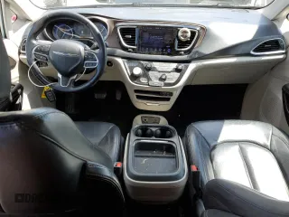 2017 Chrysler Pacifica Touring L with VIN 2C4RC1BG4HR821229, listed as a Copart auction lot 53313955 with 151,475 mi miles and Salvage Title. Bid and sale history available at DreamBid. Image 8.