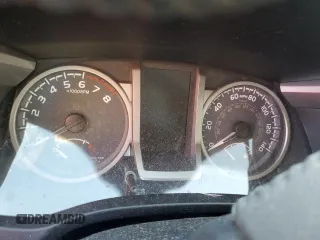 2017 Toyota Tacoma SR5 z VIN 3TMDZ5BN2HM026640, wystawiony jako Copart lot #76337144 z przebiegiem Nie podano mil oraz Szkoda całkowita • Salvage title. Historia ofert i sprzedaży dostępna na DreamBid. Obrazek 9.