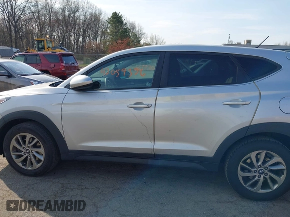 2018 Hyundai Tucson SE z VIN KM8J2CA44JU644303, wystawiony jako IAAI lot #42059326 z przebiegiem 67 873 mil mil oraz . Historia ofert i sprzedaży dostępna na DreamBid. Obrazek 14.