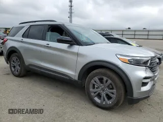 2024 Ford Explorer XLT with VIN 1FMSK7DHXRGA32630, listed as a Copart auction lot 45739405 with 885 mi miles and Salvage Title. Bid and sale history available at carsss.com. Image 4.