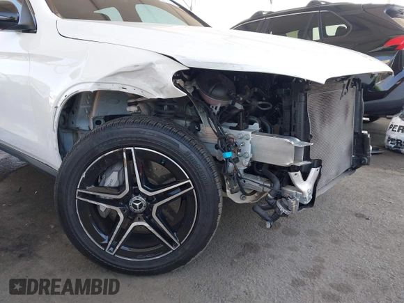2022 Mercedes-Benz GLC 300 with VIN W1N0G8DB2NG109881, listed as a IAAI auction lot 42396933 with 30,233 mi miles and . Bid and sale history available at DreamBid. Image 18.