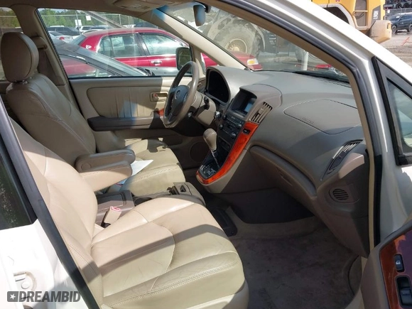 2000 Lexus RX 300 with VIN JT6HF10U5Y0151624, listed as a IAAI auction lot 41997532 with 211,654 mi miles. Bid and sale history available at carsss.com. Image 5.
