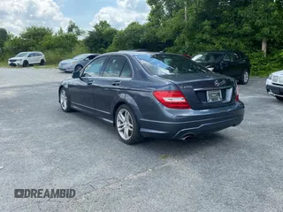 2013 Mercedes-Benz C 250 Sport с VIN WDDGF4HB2DR246422, выставлен на аукционе Copart как лот 65942685 с пробегом 118 019 миль миль и Чистый • Clean title. История ставок и продаж доступна на DreamBid. Изображение 3.