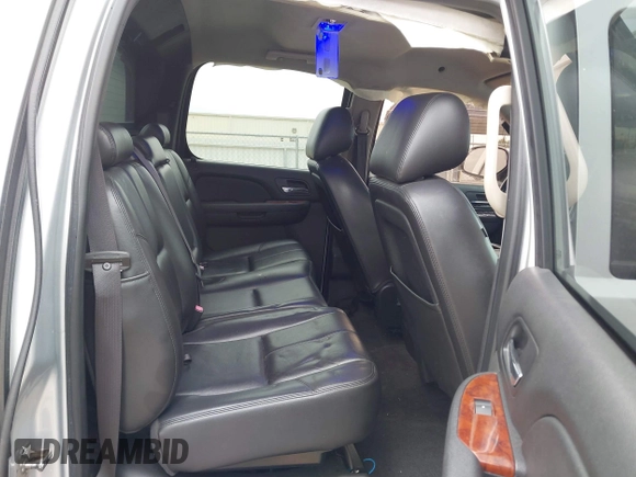 2013 Chevrolet Avalanche LT with VIN 3GNMCFE04DG162646, listed as a IAAI auction lot 41591896 with 151,541 mi miles and . Bid and sale history available at DreamBid. Image 8.