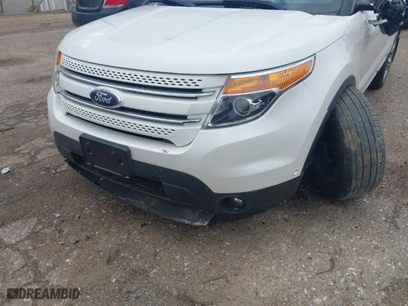 2014 Ford Explorer Limited with VIN 1FM5K8F84EGB74076, listed as a IAAI auction lot 41560599 with 186,258 mi miles. Bid and sale history available at carsss.com. Image 21.