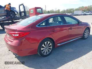 2015 Hyundai Sonata Limited with VIN 5NPE34AF7FH088872, listed as a IAAI auction lot 42105320 with 151,622 mi miles and . Bid and sale history available at carsss.com. Image 4.